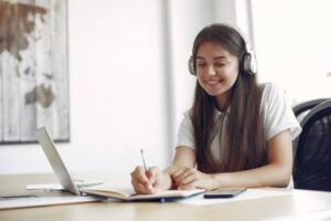 8 Effective Study Habits to Outperform Your Peers