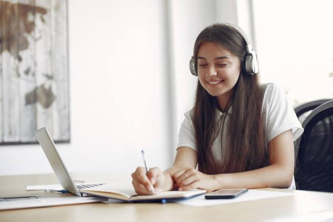 8 Effective Study Habits to Outperform Your Peers